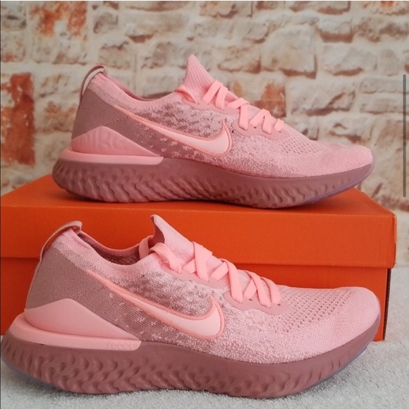 Nike Women’s Epic React Flyknit 2 Shoes - Picture 3 of 6